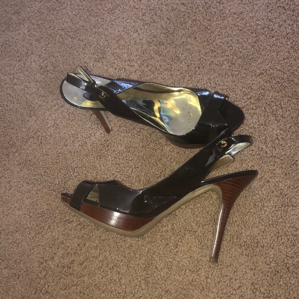 Guess brown  patent platform sandal